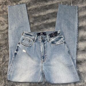 NWT Ultra High-rise 90’s Vintage Straight 3R